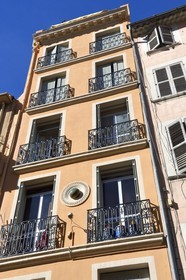 France, Var (83), Toulon, Cours Lafayette, la maison au boulet