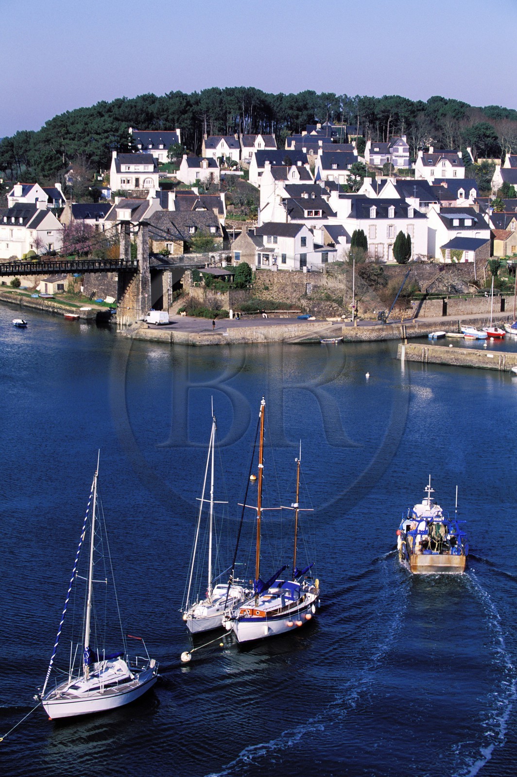 France, Morbihan, Le Bono,village at Bono riverside, suspension bridge and its harbour