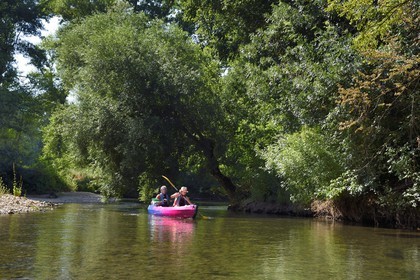 France, Var, Provence Verte, canoeing on the river Argens between Carces and Le Thoronet