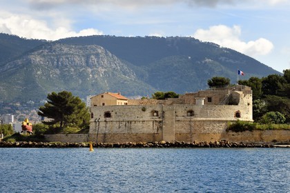 France, Var (83), la rade de Toulon, la Tour royale (1514), également nommée Grosse tour, à la pointe de Pipady au Mourillon