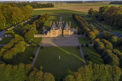France, Seine-Maritime (76), Pays de Caux, Ermenouville, chateau de Mesnil-Geoffroy propriété de la princesse et du prince Kayali, entouré d’un parc à la française dessiné par Collinot, jardinier de Le Nôtre