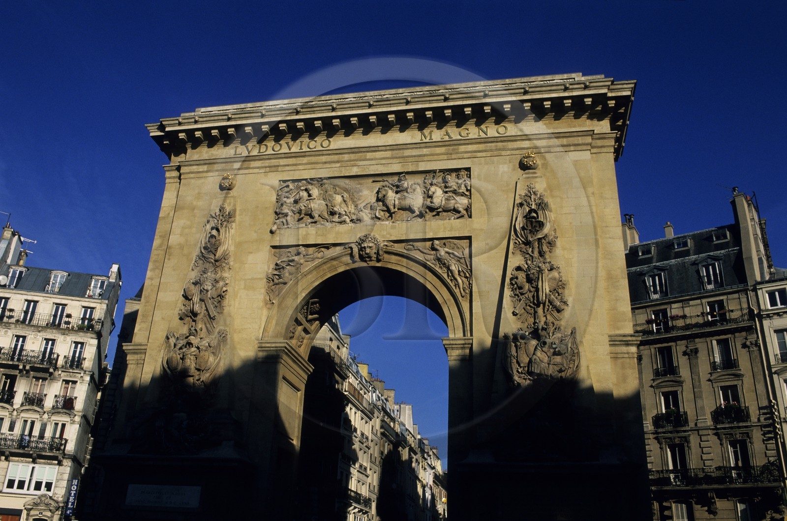 France, Paris (75), la porte Saint-Denis, commanditée par Louis XIV, boulevard Bonne nouvelle
