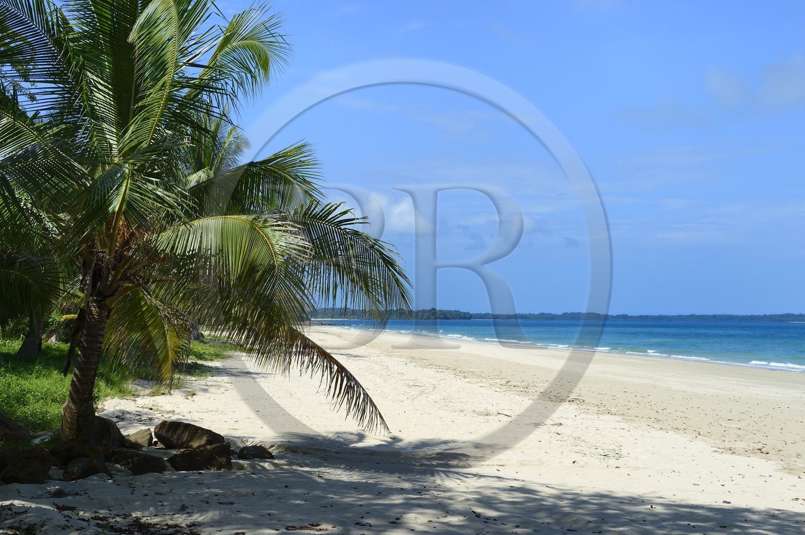 Panama, Pearl Islands, Isla Viveros, white sand beach