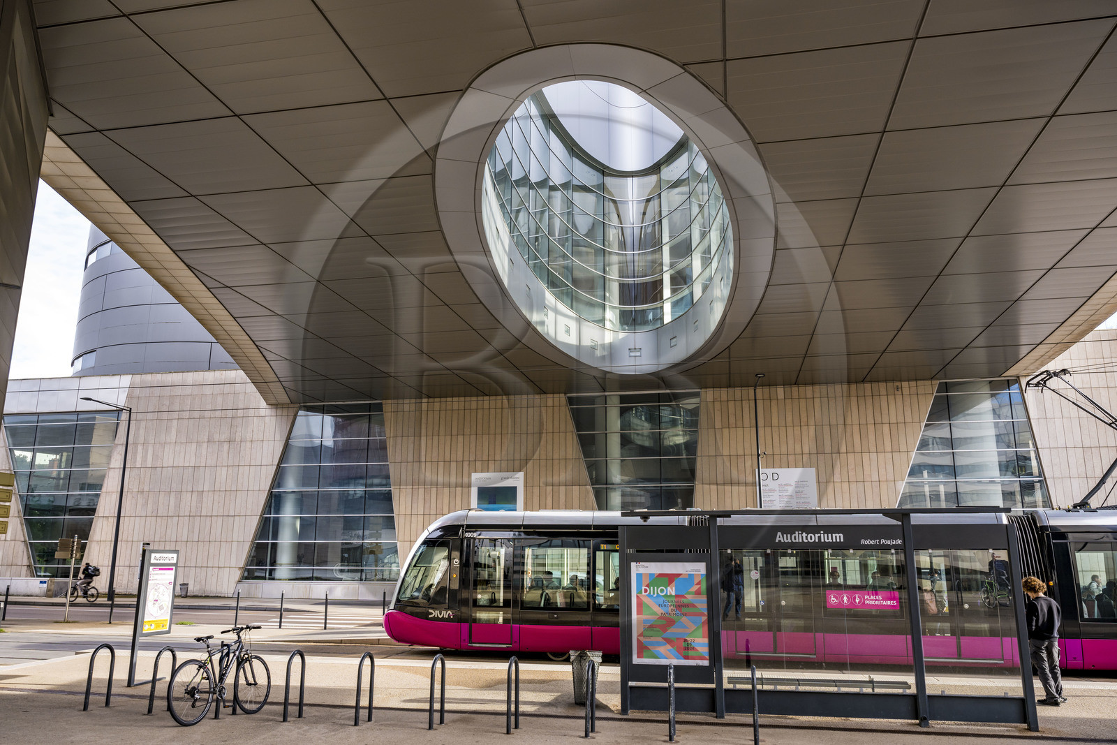 France, Côte-d'Or (21), Dijon, quartier Clémenceau, l'auditorium Robert-Poujade abritant l'opéra, l'oculus