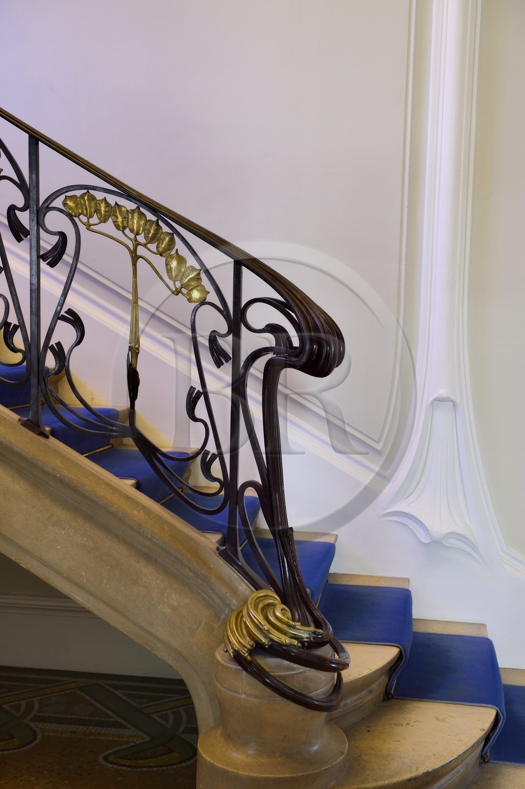 France, Meurthe-et-Moselle (54), Nancy, la maison Bergeret de style Art Nouveau, ferronneries monnaie du pape de l'escalier signées Louis Majorelle