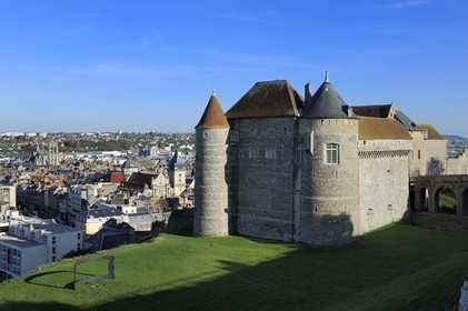 France, Seine-Maritime (76), Dieppe, le Château-musée domine la ville