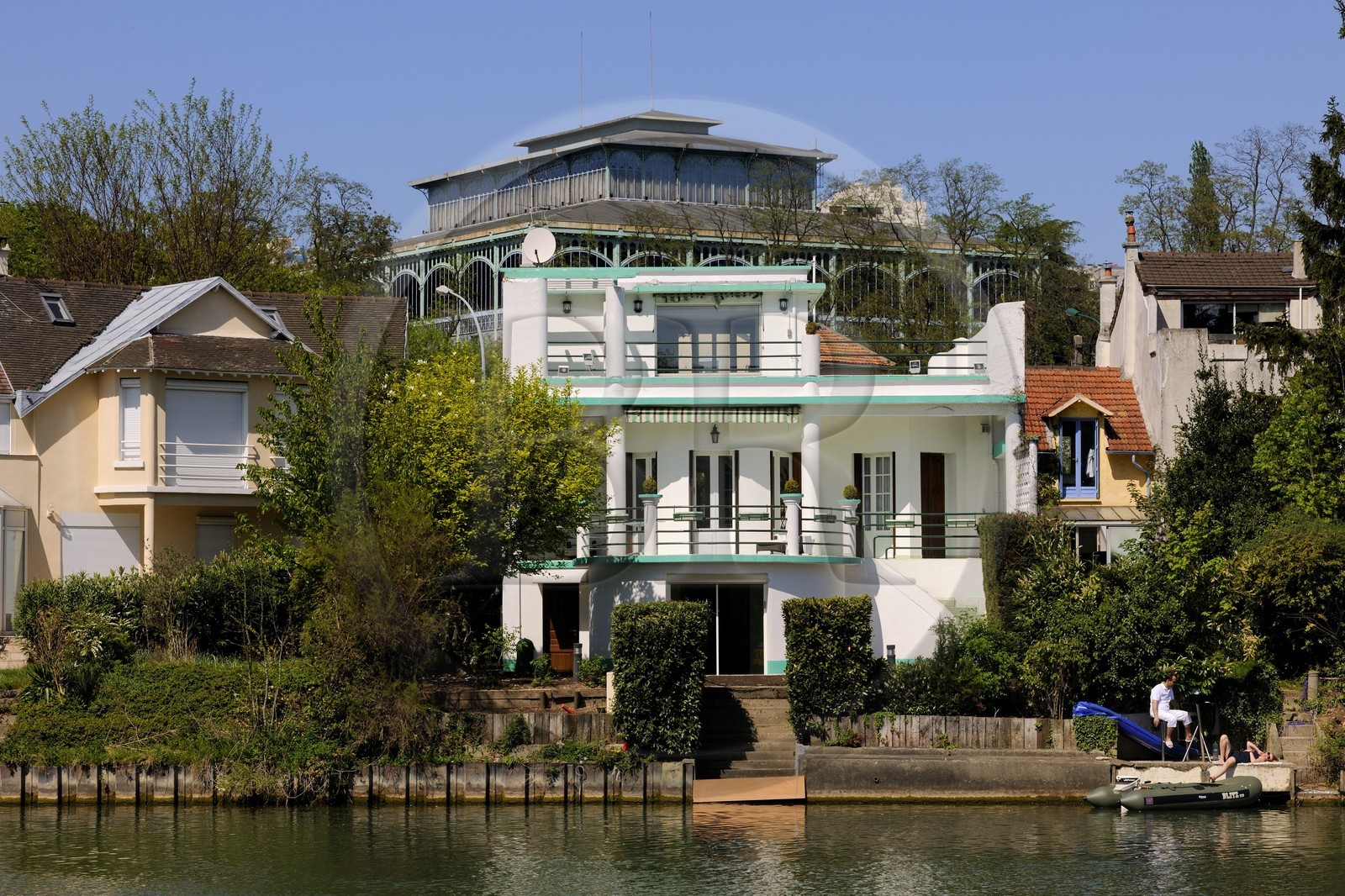 France, Val-de-Marne (94), les bords de Marne, Nogent-sur-Marne, le Pavillon Baltard et une villa au bord de la Marne