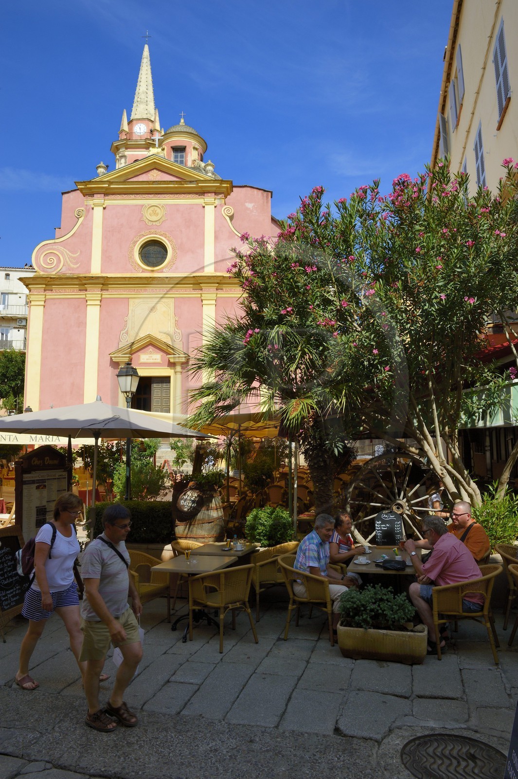 France, Haute-Corse (2B), Calvi, place Crudeli, l’église Sainte-Marie-Majeure