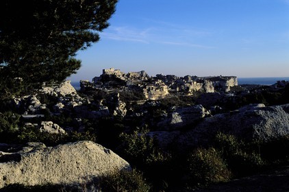 France, Bouches-du-Rhône (13), Les Baux-de-Provence, labellisé Les Plus Beaux Villages de France, nichés dans les contreforts des Alpilles