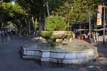 France, Bouches-du-Rhone, Aix-en-Provence, fountain on the Cours Mirabeau