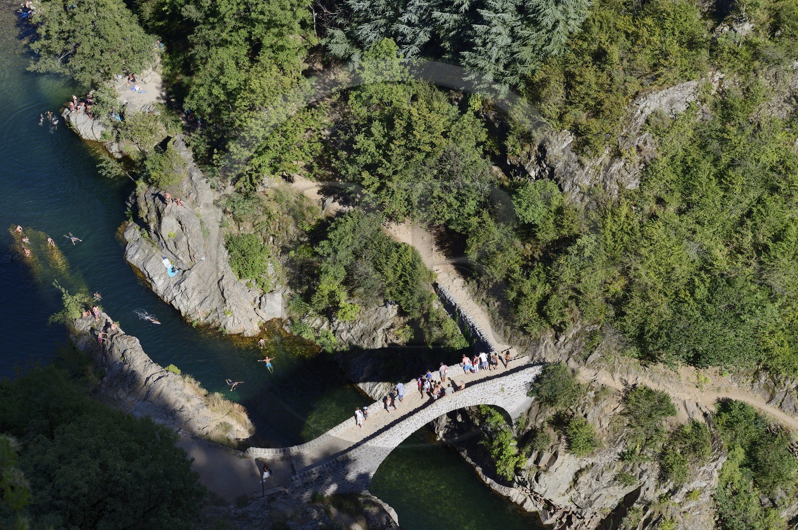France, Ardèche (07), Thueyts, le Pont du Diable dans la haute-vallée de la rivière Ardèche