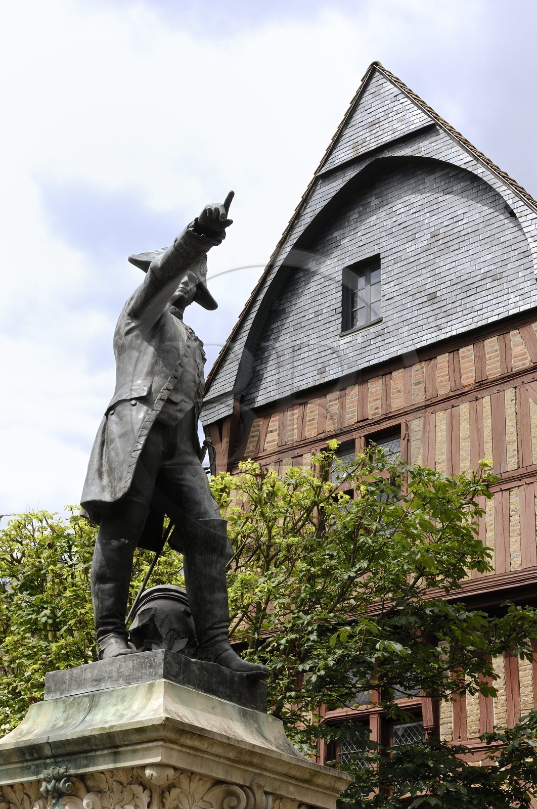 France, Loir-et-Cher (41), Vendôme, place Saint Martin, statue du maréchal de Rochambeau