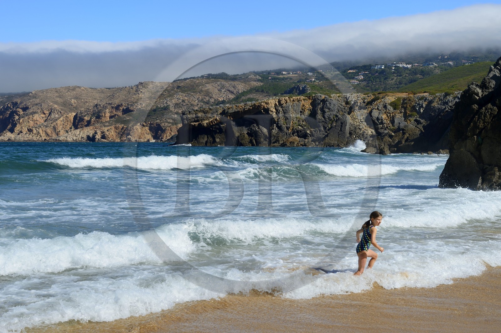 Portugal, région de Lisbonne, Cascais, petite plage sauvage de Abano au nord de la plage de Guincho sur la côte d'Estoril