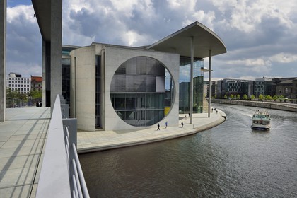 Allemagne, Berlin, Bundestag, Marie Elisabeth-Luders Haus par l'architecte Stephan Braunfels sur les berges de la rivière Spree, batiments du nouveau complexe parlementaire