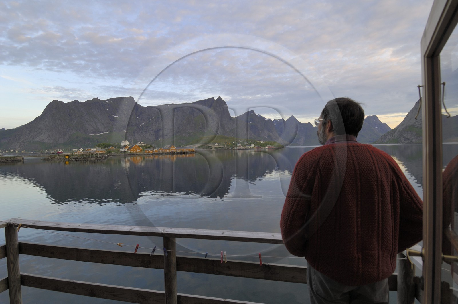 Norway, Nordland County, Lofoten Islands, Moskenes island, the Kjerkefjorden at Reine