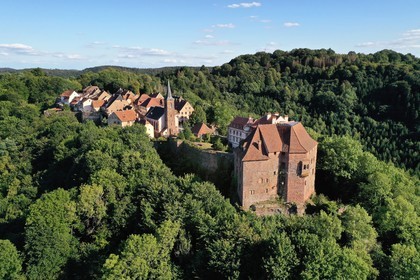 France, Bas-Rhin, Parc regional des Vosges du nord (Northern Vosges Regional Natural Park), La Petite Pierre, the castle of Lutzelstein at the tip of the old village (aerial view)