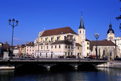 France, Haute Savoie, Annecy oldtown, Bridge on the Thiouet river and Saint François church