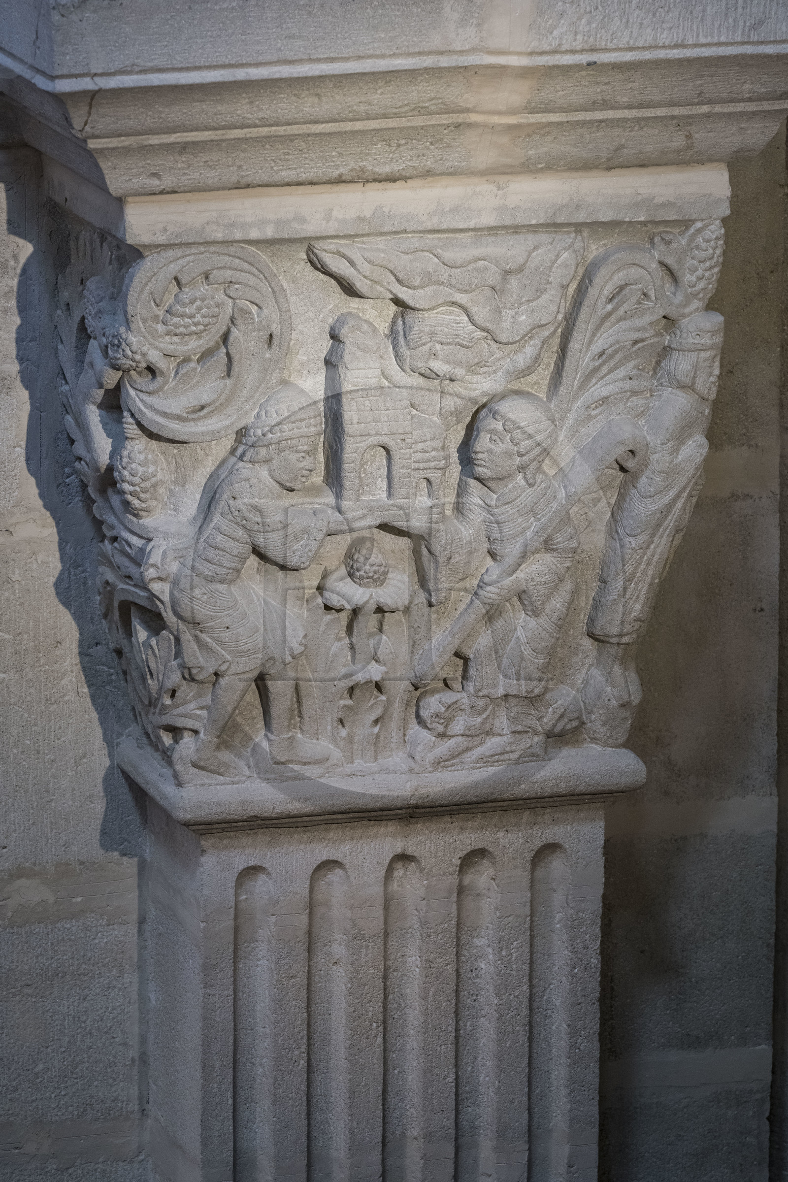 France, Saone et Loire, Autun, Saint Lazarus Cathedral, one of the historiated capitals adorns the columns of the central nave, the offering of the Church by the bishop to Saint Lazarus