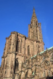 France, Bas-Rhin (67), Strasbourg, vieille ville classée au Patrimoine Mondial de l'UNESCO, la cathédrale Notre-Dame, facade sud