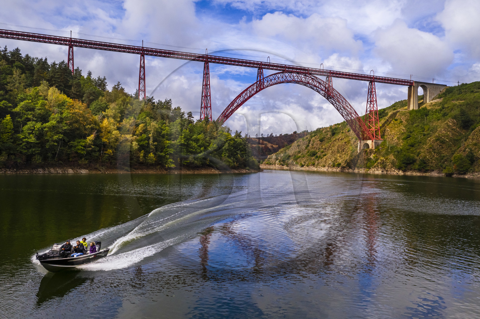 France, Cantal (15),les gorges de la Truyère, viaduc de Garabit des ingénieurs Léon Boyer pour la conception et Gustave Eiffel pour la réallisation (vue aérienne)