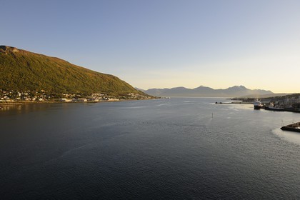 Norvège, Troms, ville de Tromso, le fjord Tromsesundet