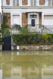 France, Val de Marne, the Marne riverside, Le Perreux-sur-Marne, house flooded by the rise of the Marne river