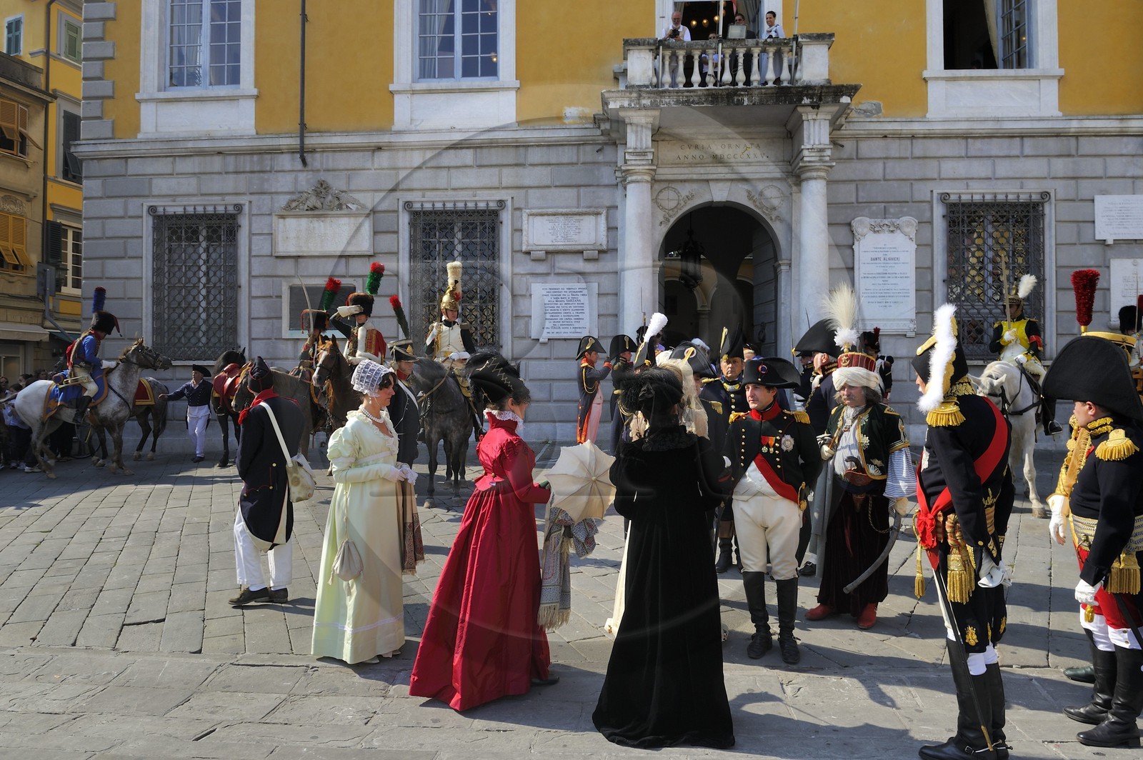 Italie, Ligurie, Sarzana, Napoleon Festival, Napoléon et sa suite devant le Palazzo Roderio sur la Piazza Matteotti