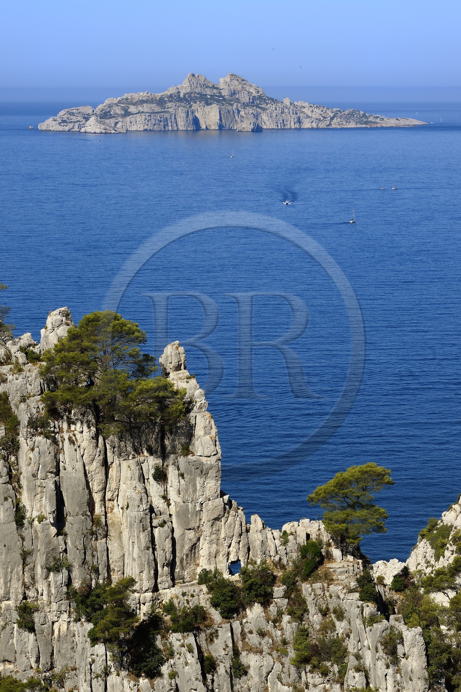 France, Bouches du Rhone, Marseille, National Park of the Calanques, Calanque En Vau (cove) and the Riou Archipelago in the background (request for authorization necessary before publication)