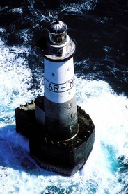 France, Finistère (29), le phare d' Ar-Men au large de l' Ile de Sein (vue aérienne)