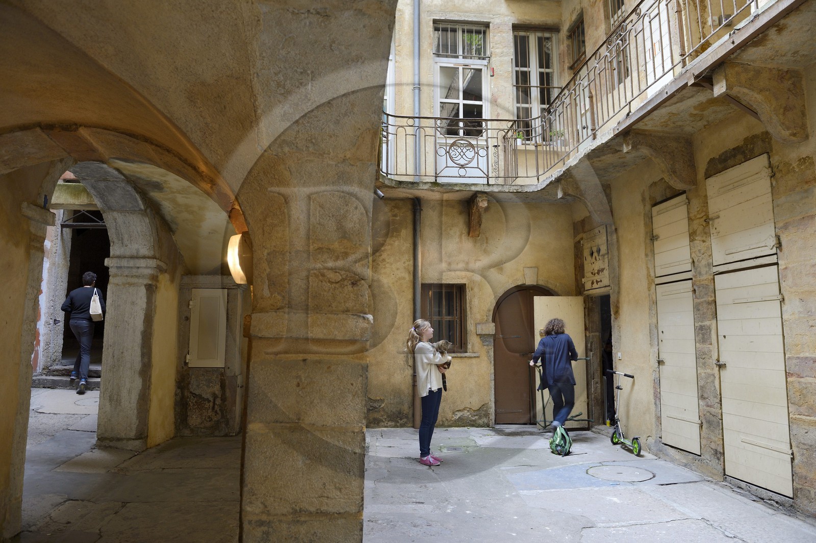 France, Rhône (69), Lyon, site historique classé Patrimoine Mondial de l'UNESCO, Vieux Lyon, traboule reliant le 27 rue du Boeuf au 54 rue Saint Jean