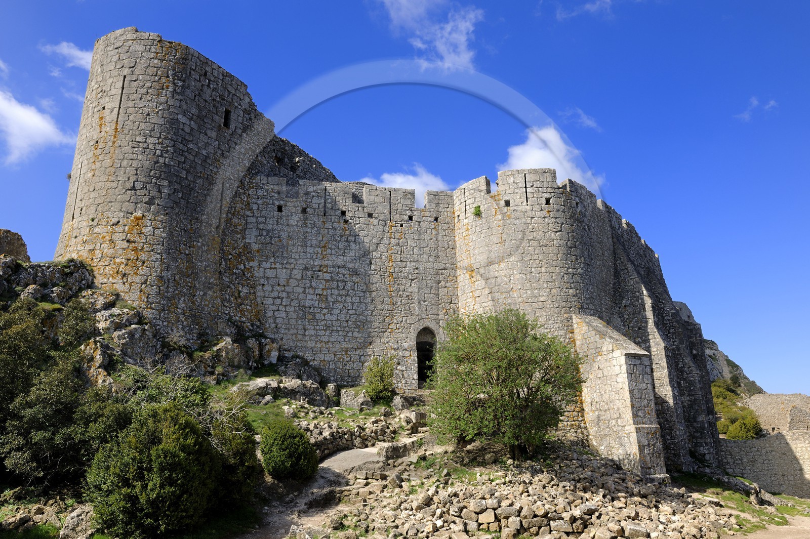 France, Aude, Peyrepertuse, the ruins of Cathar castle built in XIIth century, donjon of the lower court