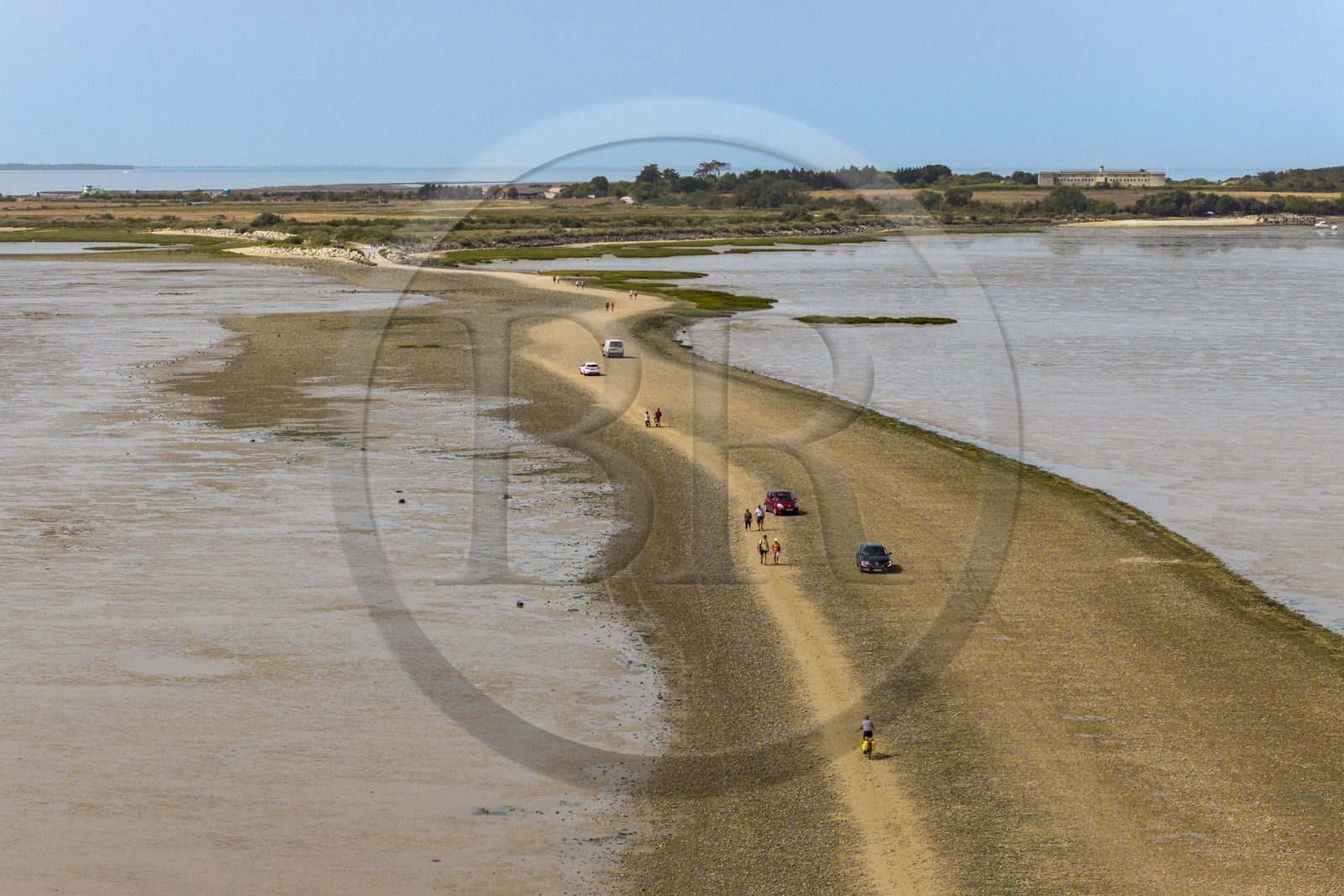 France, Charente Maritime, Port-des-Barques, Port-des-Barques, the tombolo of Passe aux Boeufs which connects the continent to Ile Madame (aerial view)