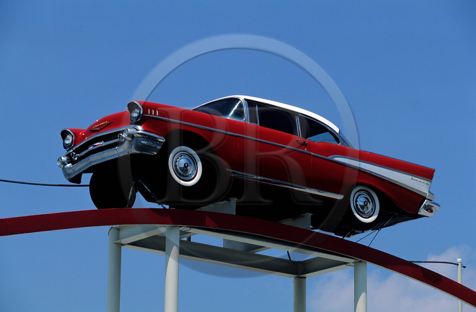 Etats-Unis, Floride, le Panhandle, ville de Destin, voiture des années 1950 en décoration d'une discothèque-bowling