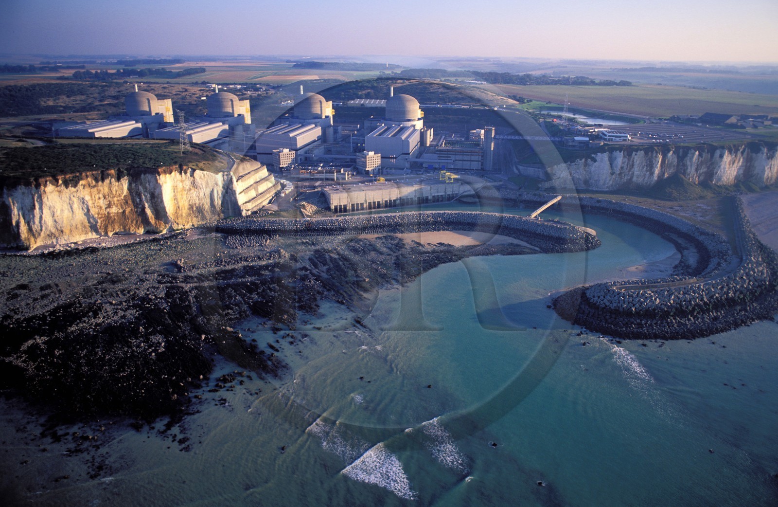 France, Seine-Maritime (76), centrale nucléaire de Paluel (vue aérienne)