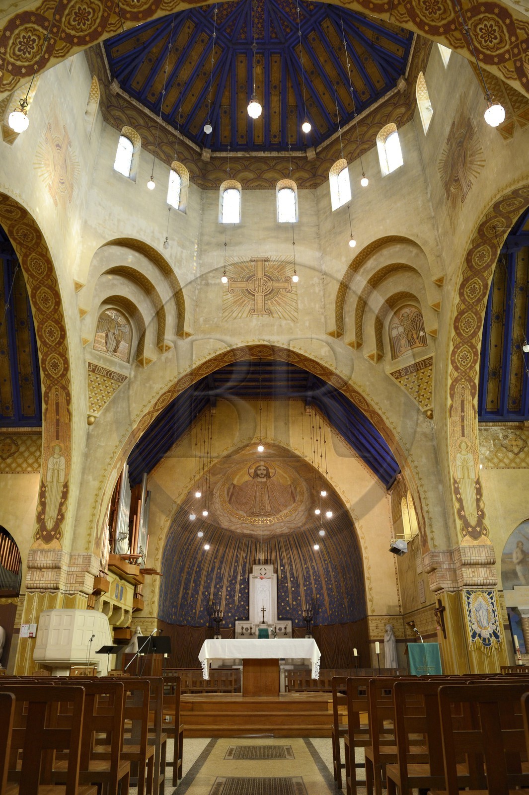 France, Marne (51), Reims, l’église Saint-Nicaise batie en 1923 dans la cité-jardin du Chemin Vert