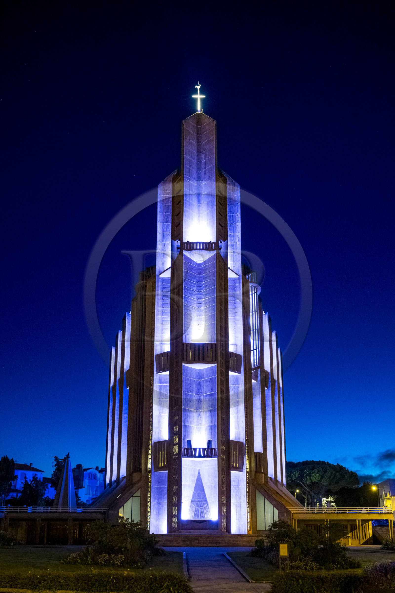 France, Charente-Maritime, Royan, église Notre-Dame de Royan construite de 1955 à 1958 par l'architecte Guillaume Gillet (Grand Prix de Rome)