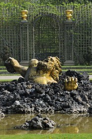 France, Yvelines (78), parc du château de Versailles, classé Patrimoine Mondial de l'UNESCO, le Bosquet de l'Encelade oeuvre de Marsy