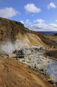 Islande, Région de Reykjavik, vallée de Krisuvik, solfatares et fumerolles de la zone géothermique de Seltun