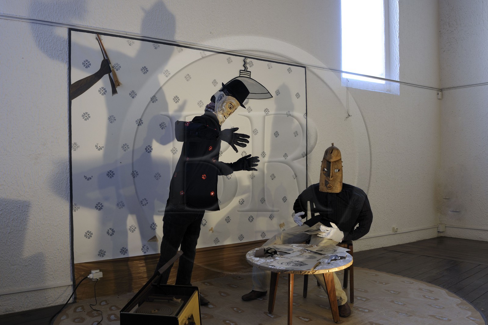 France, Hérault (34), Sète, musée de Frontignan, exposition de l' artiste peintre André Cervera Série couleur pour roman noir, ou du rififi sur la toile