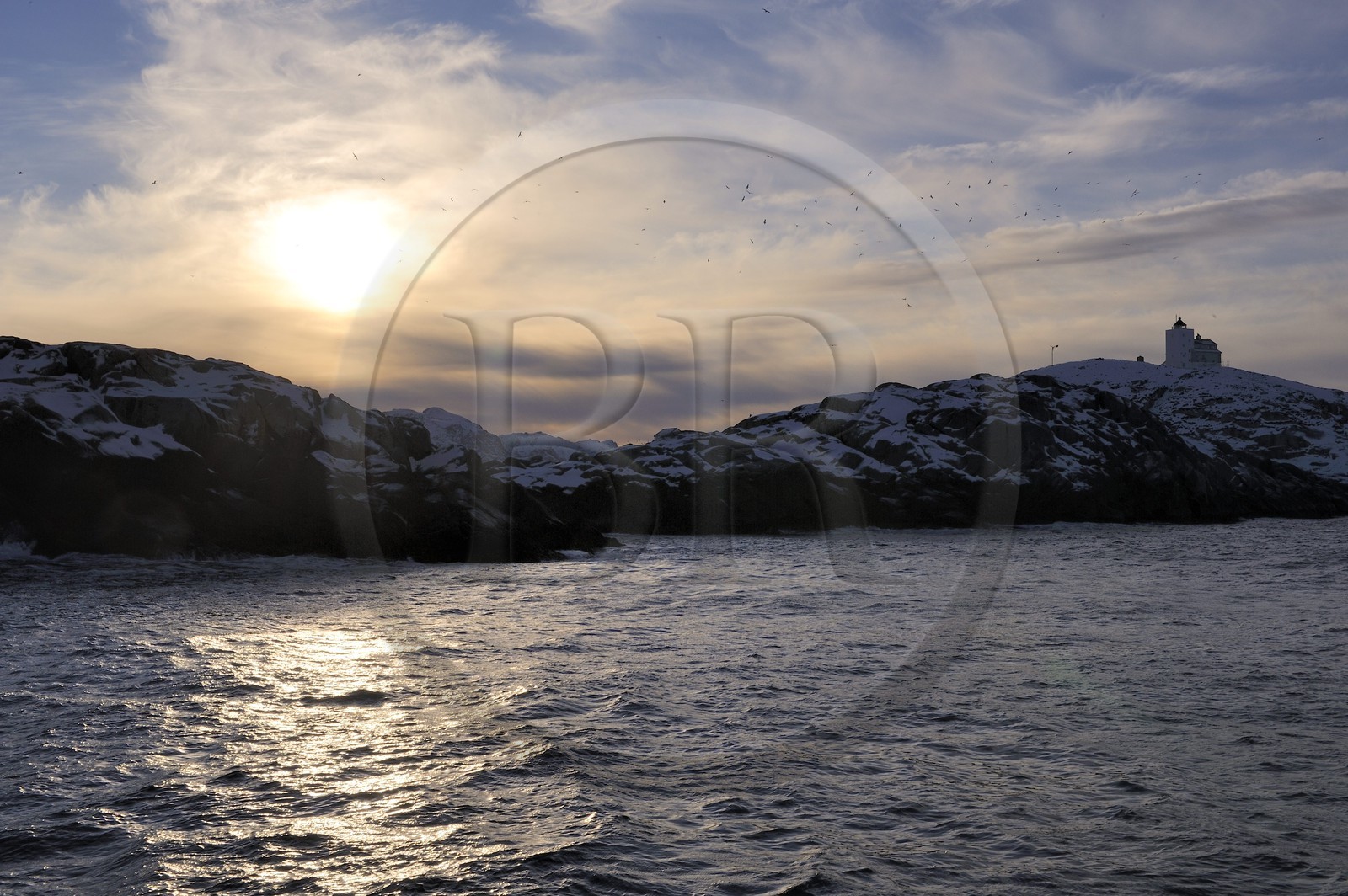 Norvège, Nordland, iles des Westeralen, région de Myre, le phare de l'ile aux oiseaux au large de Sto