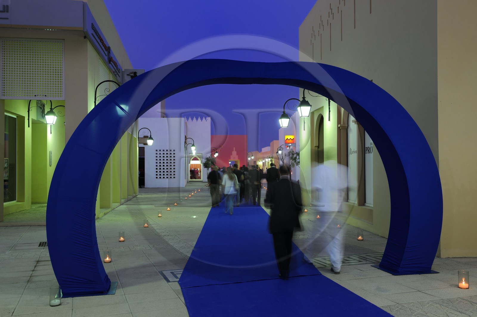 Maroc, région de l'Oriental, station balnéaire de Mediterrania Saïdia, la Médina Saidia galerie marchande construite sous forme de médina marocaine