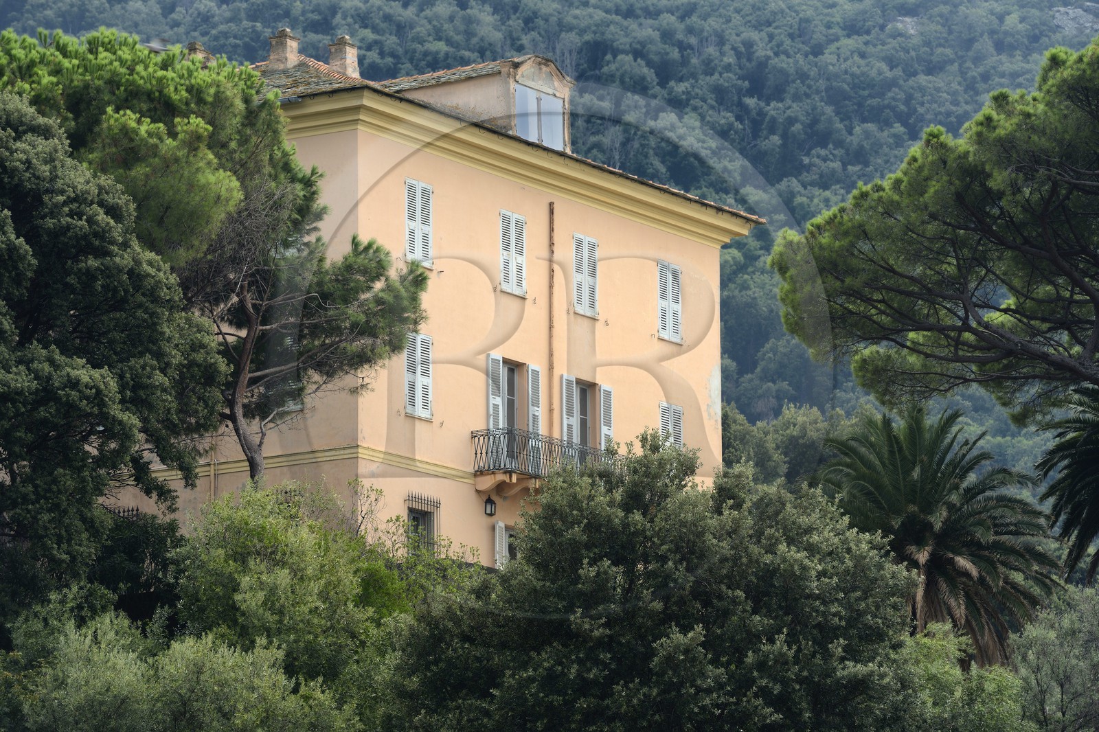 France, Haute-Corse (2B), Cap Corse, Pino, la Casa Franceschi (Palazzi ou Maison d'Americain) dont le batisseur fit fortune dans le commerce du café et du cacao au Vénézuela