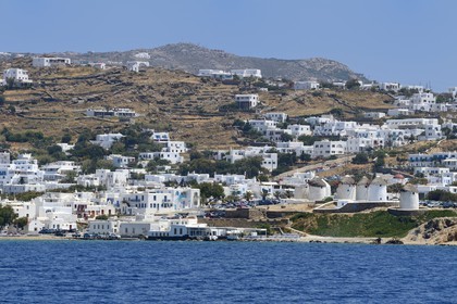 Grèce, Les Cyclades, mer Égée, île de Mykonos, Chora (Mykonos town), les cinq moulins (Kato Mili)