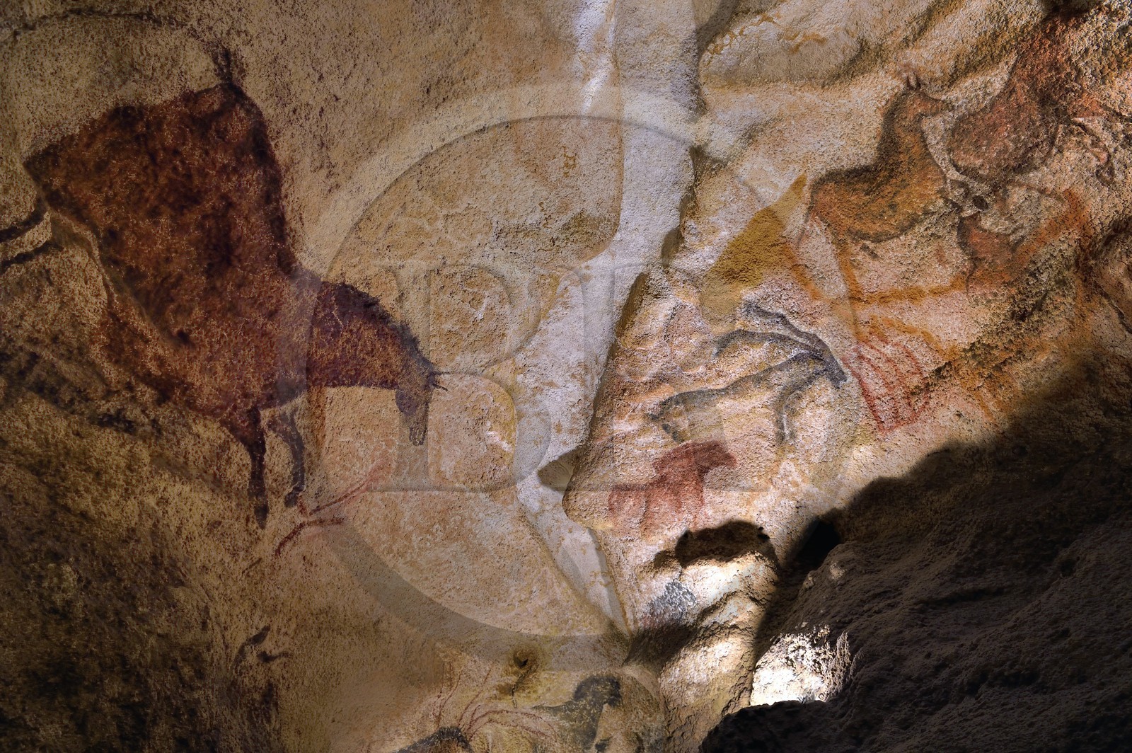 France, Dordogne (24), Périgord Noir, vallée de la Vezère, Montignac-sur-Vézère, Grotte de Lascaux II, reconstitution du site préhistorique et grotte ornée classés Patrimoine Mondial de l'UNESCO
