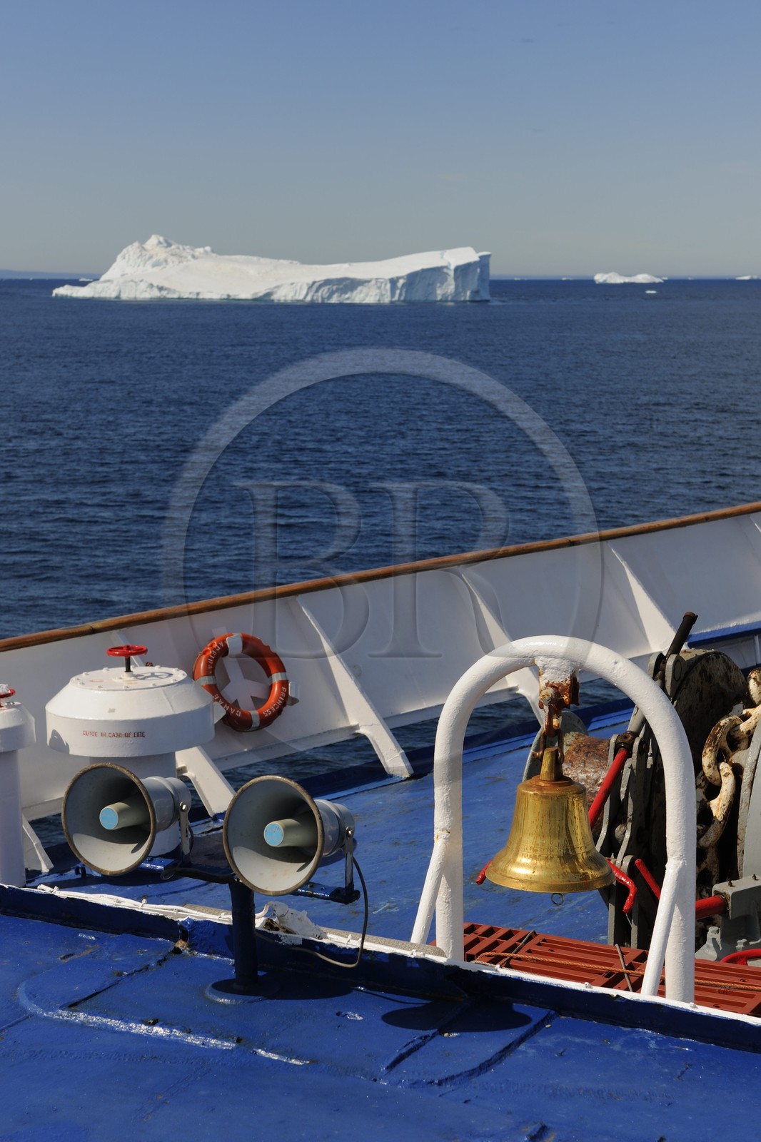 Groenland, région méridionale, le bateau de croisière le Princess Danané croise des icebergs au large du Cap Farvel (Farewell)
