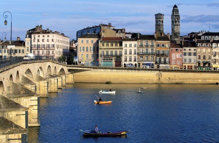France, Saone et Loire, Mâcon, Saint laurent bridge, river Saone and Saint Vincent old town district