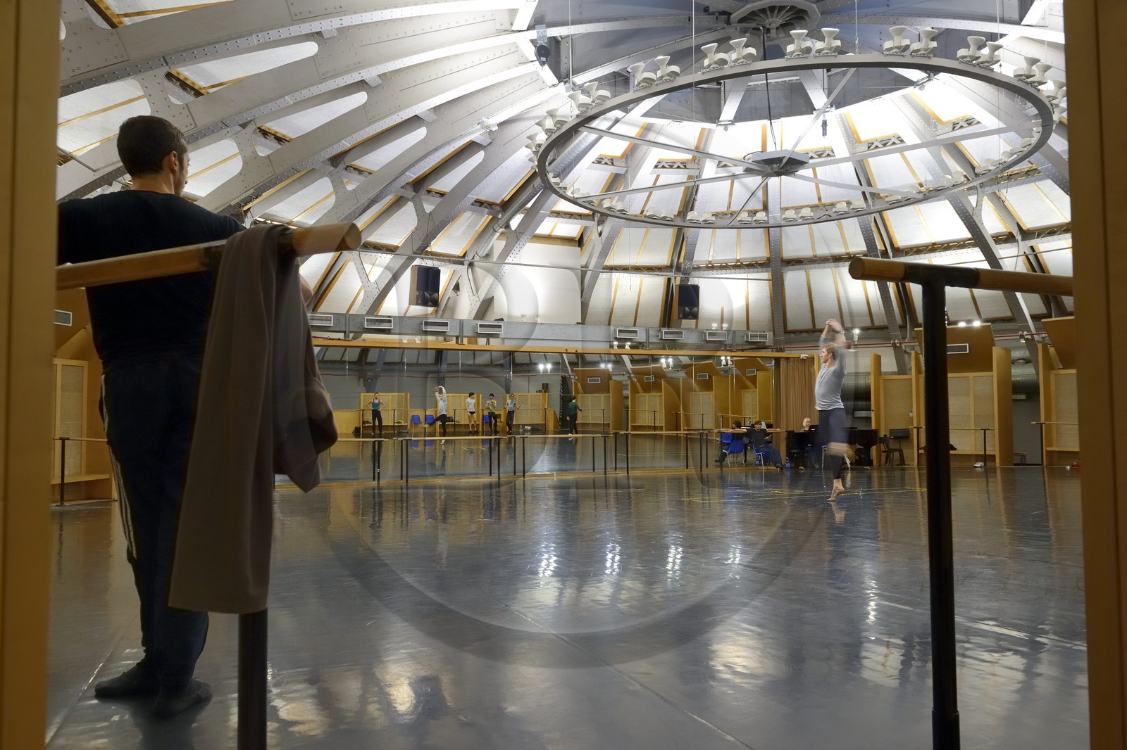 France, Paris (75), Opéra Garnier, une repetition sous la coupole de la grande rotonde, la plus grande salle de répétition Petipa est équipée d’un plateau à l’ita­lienne incliné