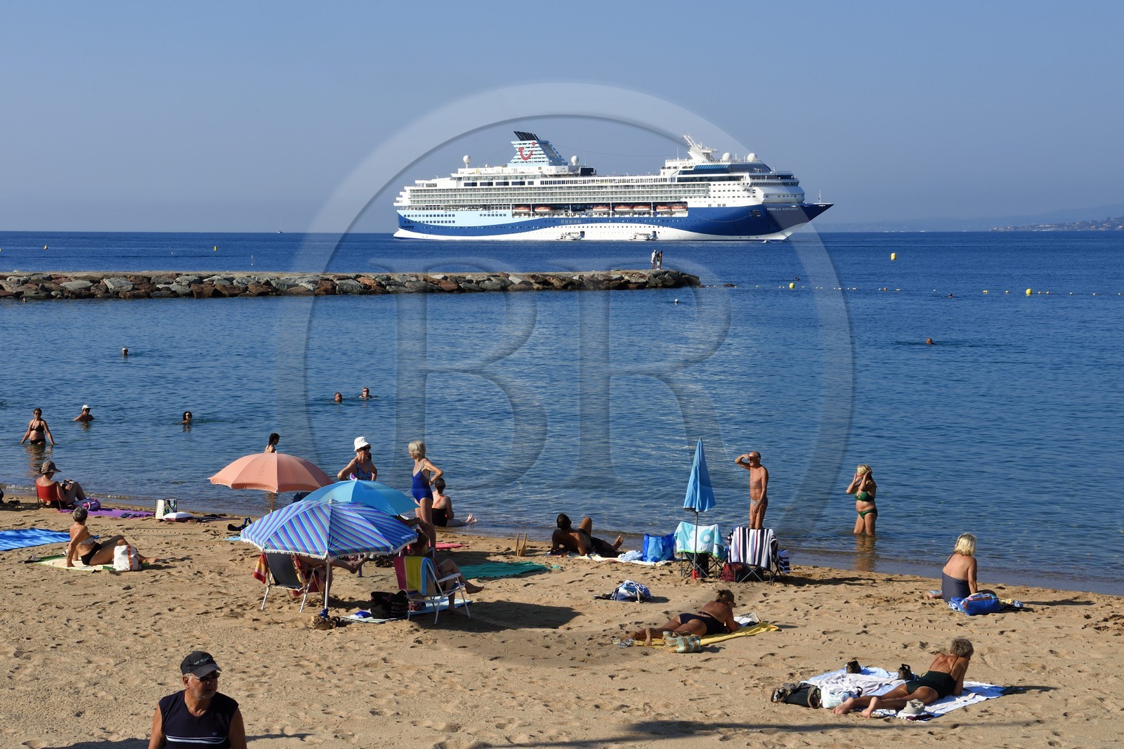 France, Var (83), Saint-Raphaël, Promenade René Coty, Plage Veillat