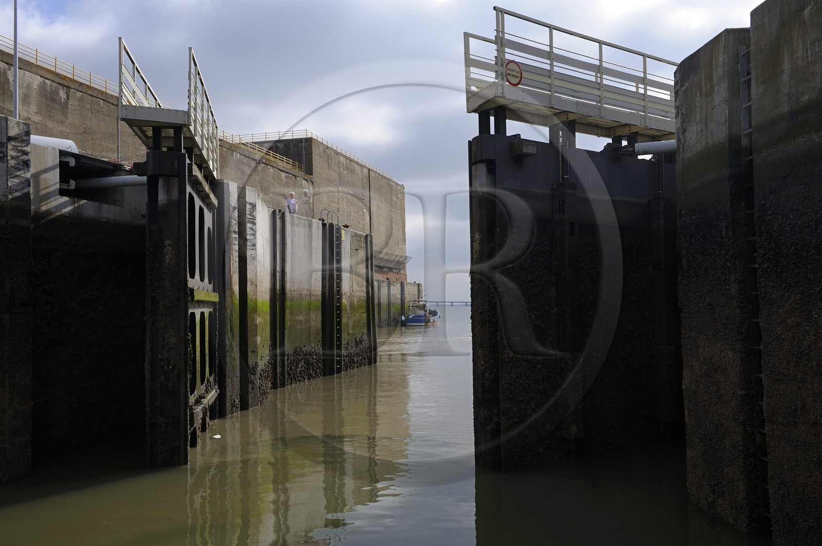 France, Loire-Atlantique (44), port de Saint-Nazaire, écluse de l'entrée Est du bassin