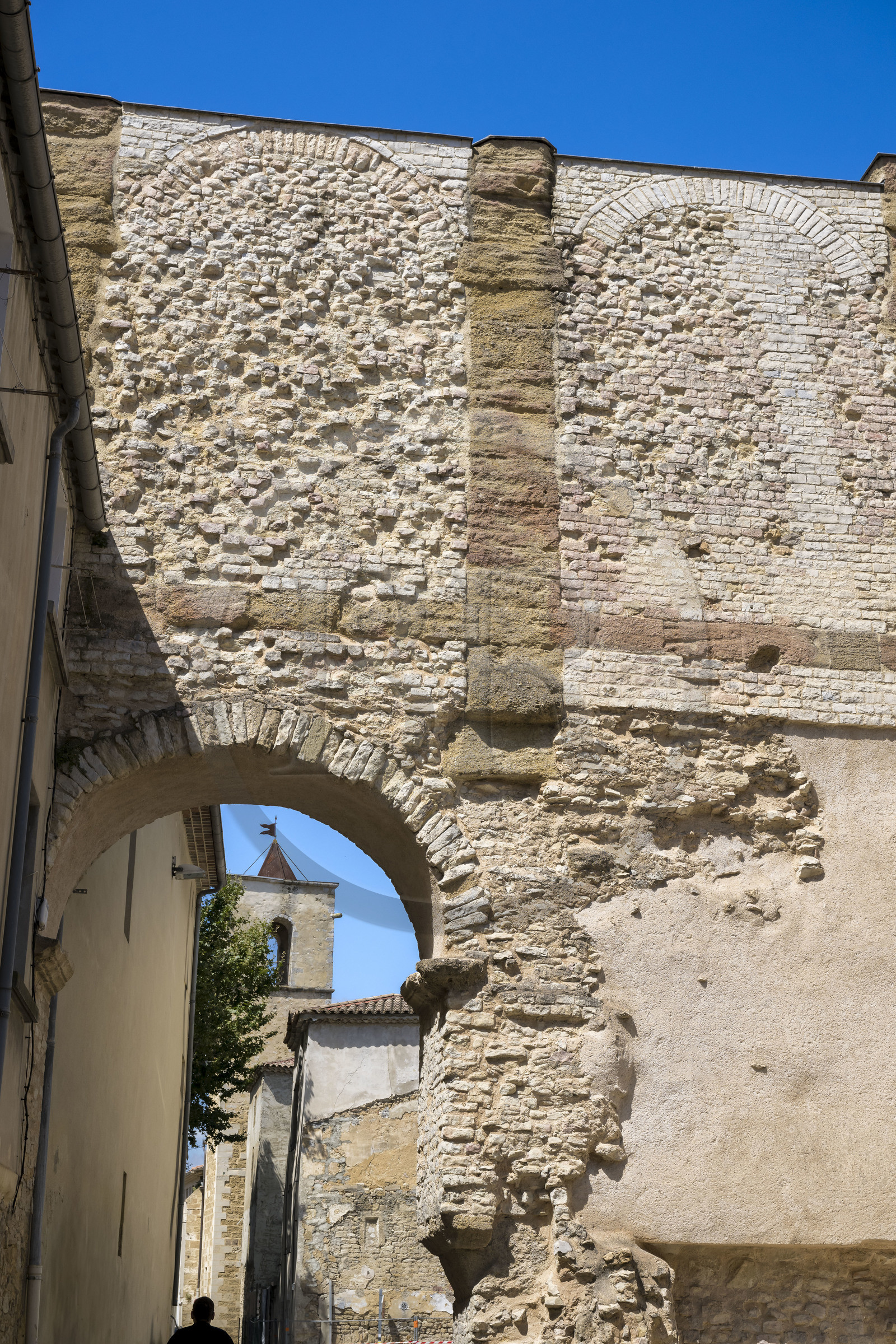 France, Vaucluse (84), Orange, vestiges du mur du Forum romain appelé le mur Pontillac et visible dans la rue du même nom
